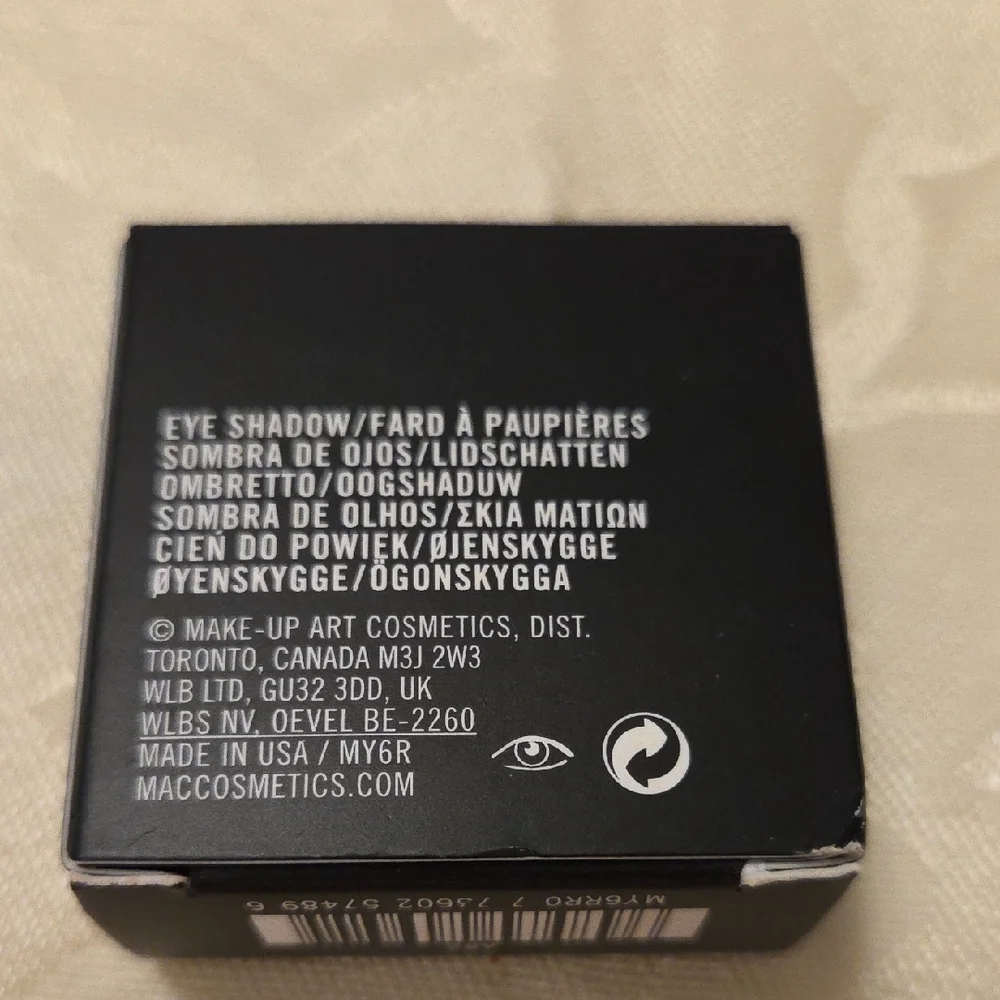 MAC Cosmetics vibrant coral